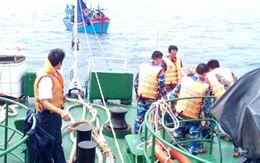 Cứu thành công tàu cá cùng 10 ngư dân gặp nạn trên biển