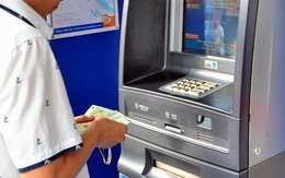 Chi tiền thưởng Tết ngay tại doanh nghiệp để chống nghẽn ATM