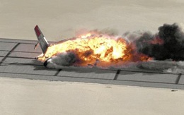 Clip máy bay Boeing bốc cháy ngùn ngụt khi rơi
