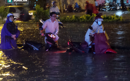 Tâm sự người cha chở con đi 8km hết 6 giờ trong mưa ngập ở Sài Gòn