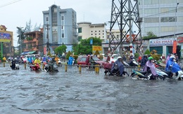 Nắng đã có mũ, mưa đã có ô, Sài Gòn ngập lụt hãy thử siêu xe 2 trong 1 này!