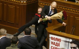 Ukraine: Yatsenuk không bị phế truất nhờ 1 triệu USD/ phiếu phủ quyết?