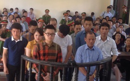 Nhiều thanh niên "xăm trổ" ngoài tòa xử Minh “Sâm”