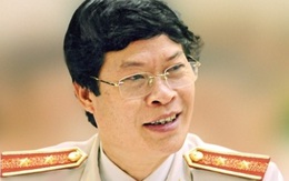 Luật sư Trần Đình Triển chờ Trung tướng Hữu Ước khởi kiện