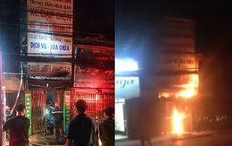 Cháy lớn thiêu rụi cửa hàng, cảnh sát phá cửa cứu người trong đêm