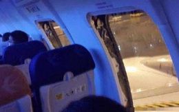 Hành khách Vietnam Airlines lại tự mở cửa thoát hiểm