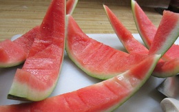 Những tác dụng chữa bệnh và làm đẹp không ngờ của vỏ dưa hấu