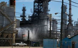 Nổ tại nhà máy lọc dầu ở Mỹ, 3 người bị thương