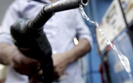 Dân bị "móc túi" ngàn tỷ từ xăng dầu, Bộ Tài chính dẫn chứng xăng Lào đắt gấp đôi xăng Việt