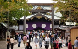 Thủ tướng Nhật Bản gửi đồ lễ tới đền Yasukuni