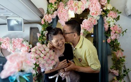 Vợ chồng người Malaysia tổ chức "đám cưới ngọc trai" trên máy bay Vietnam Airlines