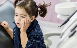 Sai lầm chết người khiến cô bé 4 tuổi phải ngồi xe lăn cả đời sau khi nhổ răng