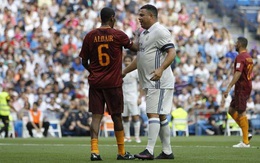 Ronaldo "béo" khệ nệ ôm bụng tái xuất trong màu áo Real Madrid