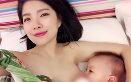 Vừa cho con bú vừa selfie khoe thanh xuân phơi phới, mẹ sữa bất ngờ nổi tiếng thế giới