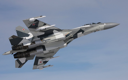 Nga điều siêu chiến đấu cơ tối tân Su-35 bay sát bờ biển Mỹ