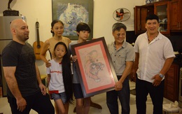 Bức tranh đặc biệt vẽ khẩn trong đêm được Flores tặng Đoàn Bảo Châu ngụ ý điều gì?