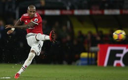 Ashley Young rực sáng: Chuyển nhượng này, đừng nhắc 'ForeverYoung' nữa