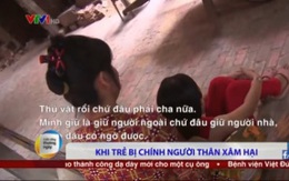 Video: Ông nội và bố bàn nhau cho con gái 11 tuổi uống thuốc kích dục để xâm hại