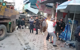 Nghệ An: Xe tải tông sập cửa hàng kinh doanh, tài xế mắc kẹt trong ca bin