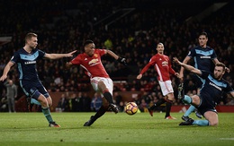 Khoe tài điều binh, Mourinho hoảng vía ngay trên Old Trafford