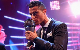 Ronaldo ngạo nghễ nhận ngôi số một, Real Madrid "càn quét" đêm trao giải FIFA