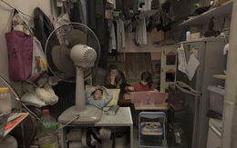 24h qua ảnh: Cảnh sống chật chội trong nhà “quan tài” ở Hồng Kông