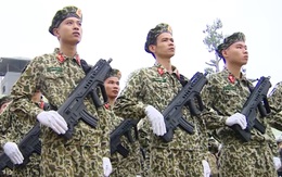 Ấn tượng quân sự Việt Nam tuần qua: Vũ khí mới trang bị cho Bộ đội Đặc công