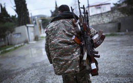 2.600 chiến binh Syria nộp súng đầu hàng ở ngoại ô Damascus