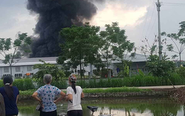 Cháy khu vực để vải vụn công ty may, hàng trăm công nhân sơ tán khẩn cấp