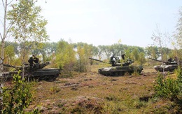 Ukraine tung xe tăng hiện đại tới Miền Đông: Cuộc tấn công tổng lực, khốc liệt sắp nổ ra?