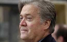 Cố vấn mất chức Bannon thề "nghiền nát phe đối lập" vì ông Donald Trump