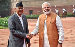 Ông Modi "biệt đãi" Thủ tướng Nepal, học giả TQ mỉa mai: Ấn Độ làm sao đọ kinh tế được với TQ