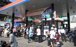 Ngày mai, giá xăng trong nước tiếp tục giảm?