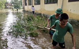 Chùm ảnh: Thừa Thiên-Huế bắt tay và khắc phục hậu quả mưa lũ