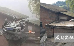 Xây nhà đúng chỗ hiểm, một năm bị ô tô lao lên nóc 7 lần, chủ nhà đành ra ngủ phòng khách