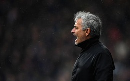 Jose Mourinho ra sức bảo vệ, Lindelof cũng không thoát nổi cơn phẫn nộ từ CĐV Man United