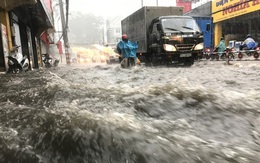 Hàng loạt chuyến bay tại Tân Sơn Nhất bị ảnh hưởng do mưa lớn bất thường