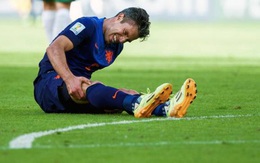 Dính chấn thương như Ibrahimovic, Robin van Persie sẽ phải giải nghệ sớm?