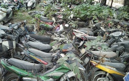 Xót xa hàng nghìn ôtô, xe máy nằm "no mưa no nắng" giữa lòng Hà Nội