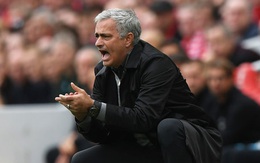 Mourinho chỉ ra “lỗ hổng chết người” của Man United, Klopp cay cú đổ lỗi cho trọng tài