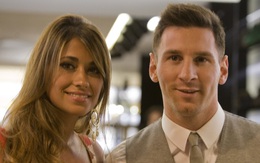 Sắp kí hợp đồng hậu hĩnh, Messi bỗng có hành động khó hiểu với các sếp lớn Barca