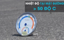 [Video] Nắng nóng khủng khiếp ở Hà Nội, mẹ mang giường cho con nằm dưới đường trên cao