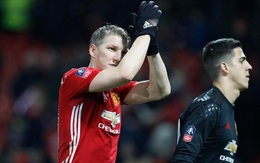 Bất ngờ về "số phận" Schweinsteiger sau bàn thắng ấn định tỉ số