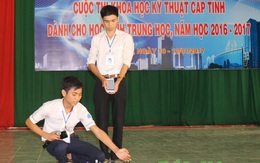 Hai học sinh đam mê nghiên cứu khoa học