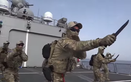 Video: Trình độ "múa dao" điêu luyện của biệt đội SEAL phiên bản Hàn Quốc