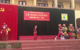Độc nhất vô nhị: Trường THPT ở Lào Cai có cả siêu nhân đến dự lễ khai giảng!
