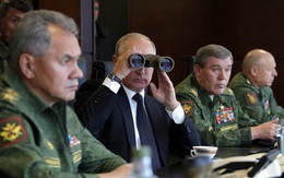 Ông Putin thị sát tập trận, các nước Baltic sợ Nga "chuẩn bị căn cứ" tấn công phương Tây