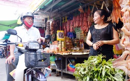 Chuyện cô Ick Bư và sạp hàng khô bé xíu xiu mà nổi danh nhất chợ Hồ Thị Kỷ Sài Gòn