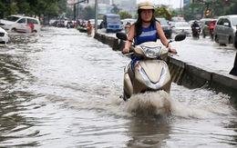 Đường Nguyễn Hữu Cảnh ngập sâu, ông chủ siêu bơm nghi có 'hành động phá hoại'