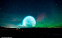Nga: Người dân hốt hoảng ghi hình quả cầu sáng giống đĩa bay